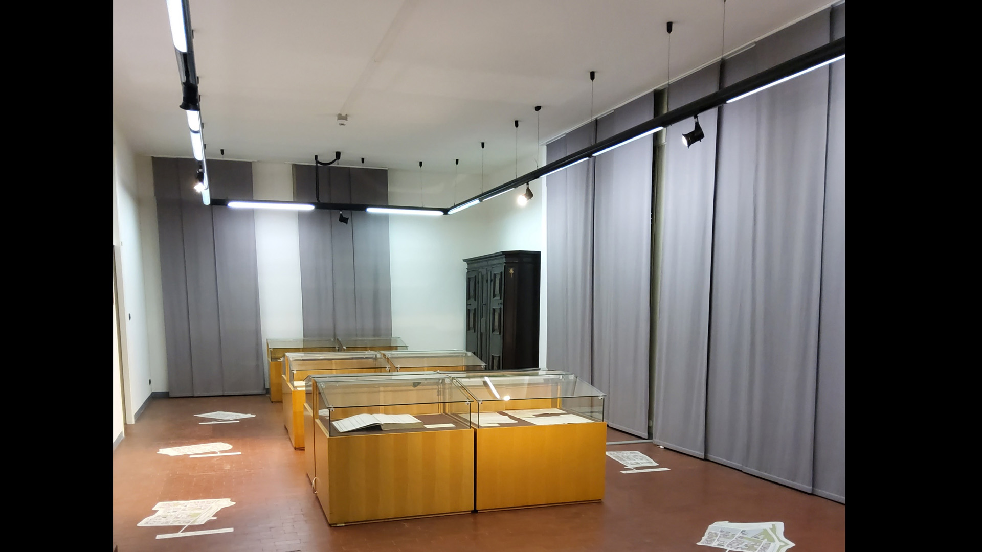 La sala prima dell'allestimento